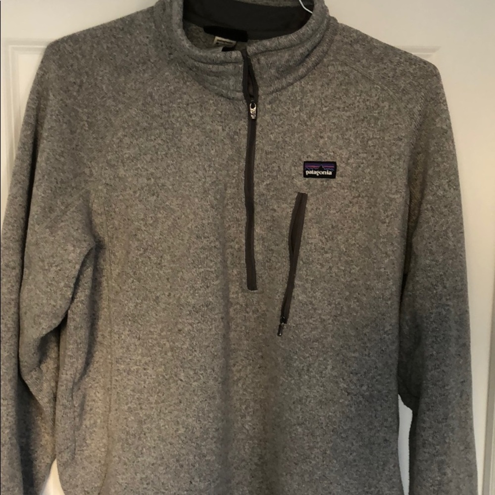Men’s grey Patagonia fleece - size L